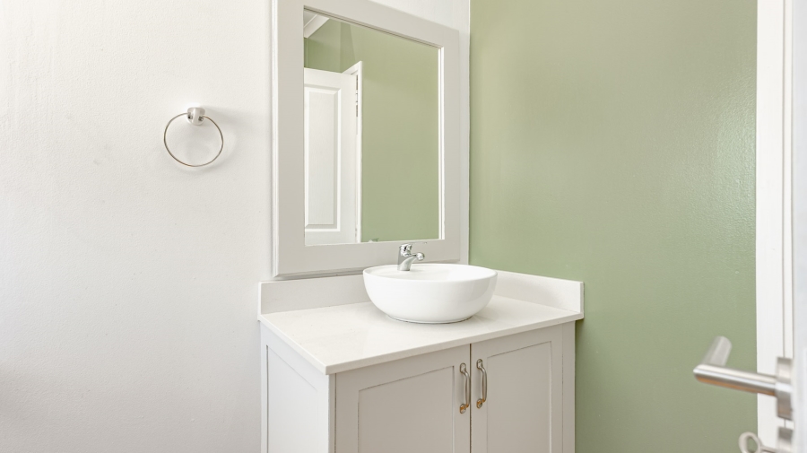 4 Bedroom Property for Sale in Struisbaai Western Cape